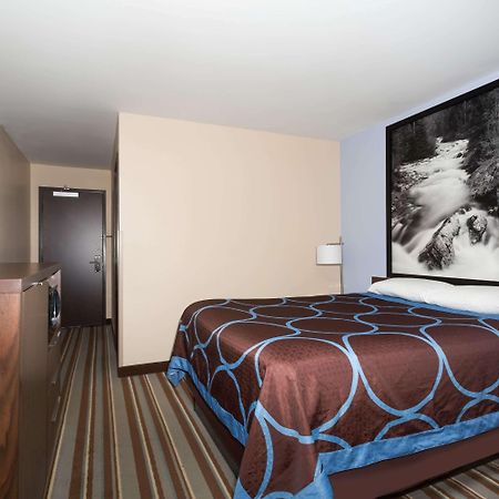 Super 8 By Wyndham Longmont/Twin Peaks Exterior foto