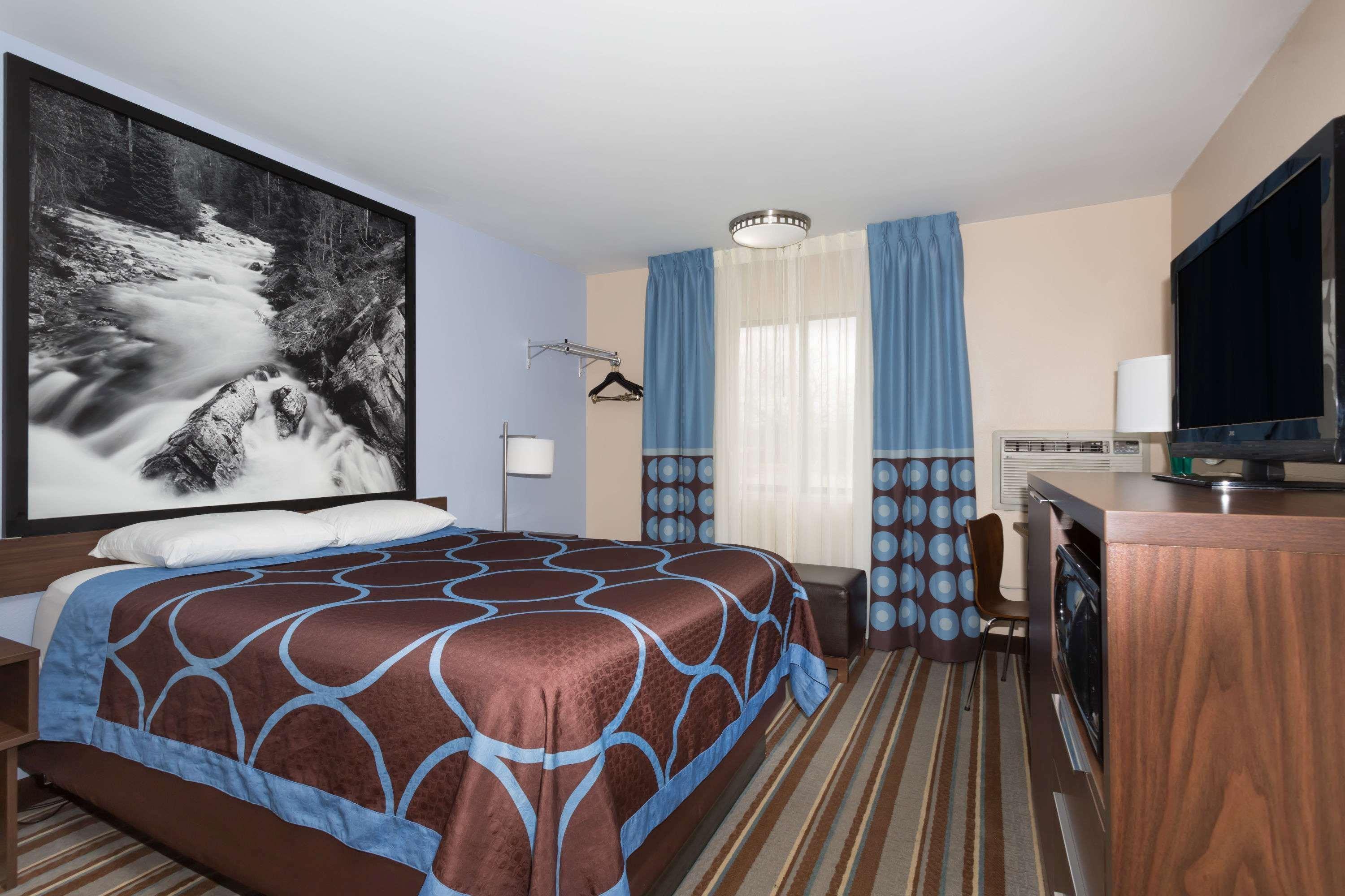 Super 8 By Wyndham Longmont/Twin Peaks Exterior foto