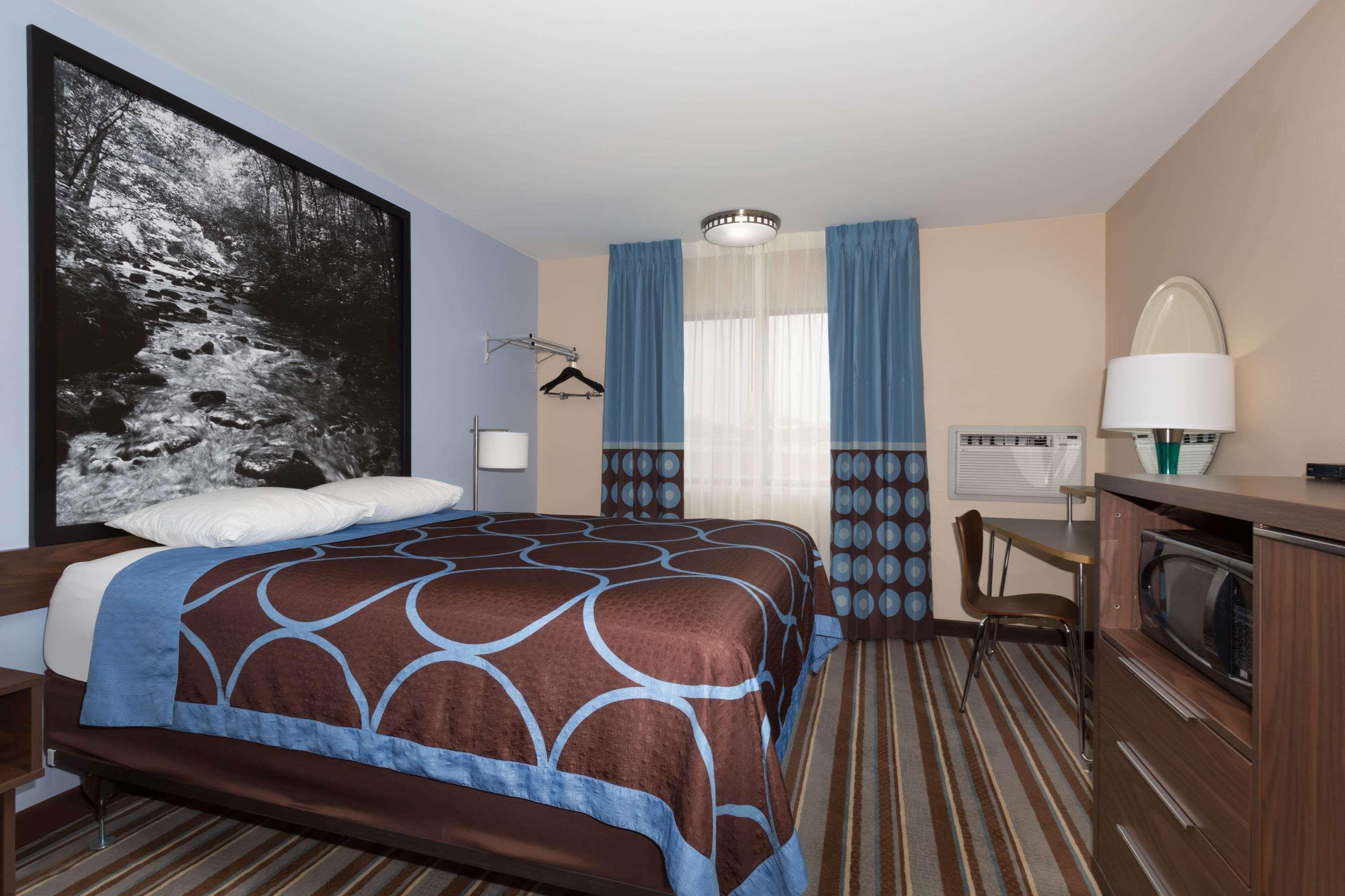 Super 8 By Wyndham Longmont/Twin Peaks Exterior foto