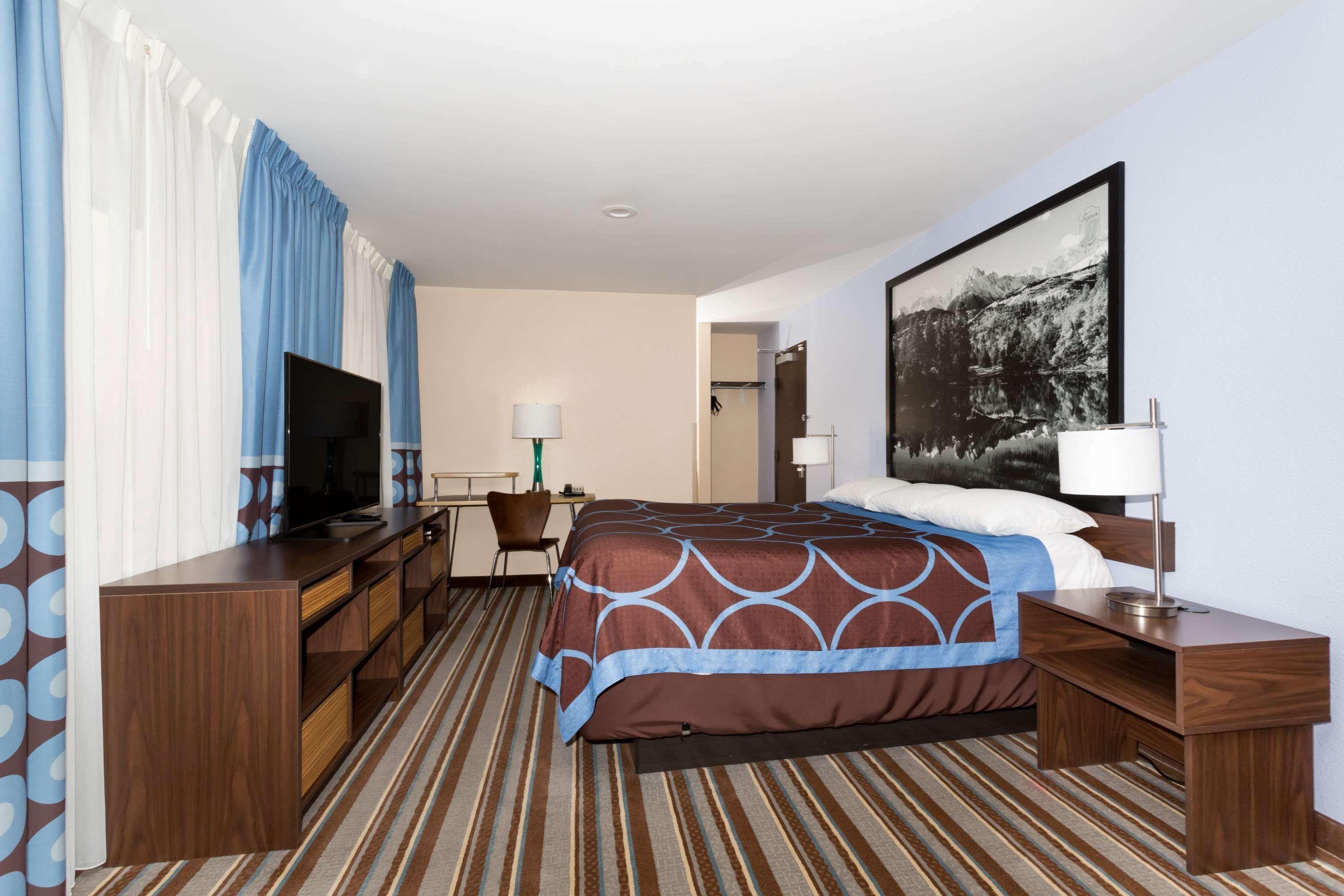 Super 8 By Wyndham Longmont/Twin Peaks Exterior foto
