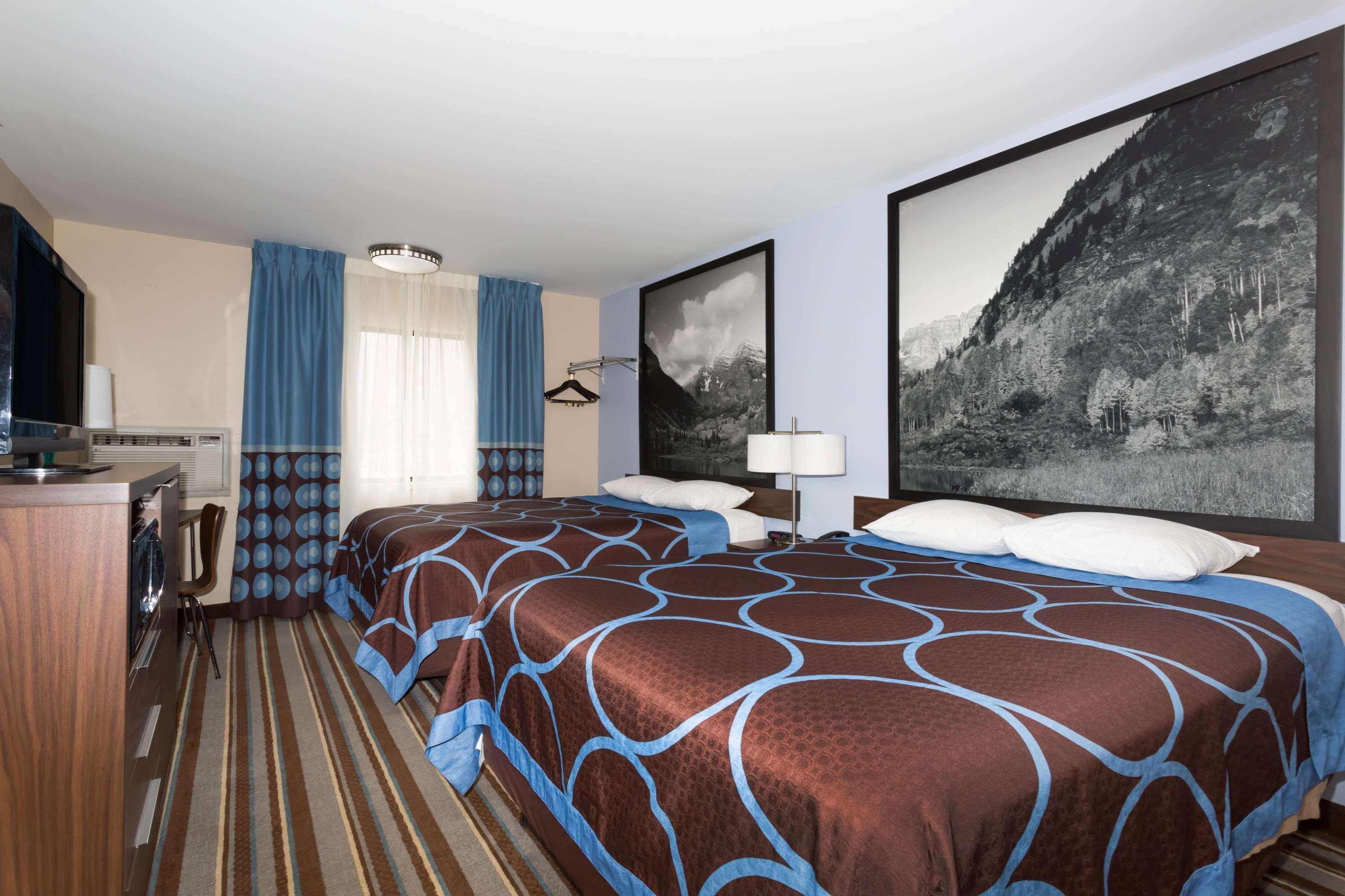 Super 8 By Wyndham Longmont/Twin Peaks Exterior foto