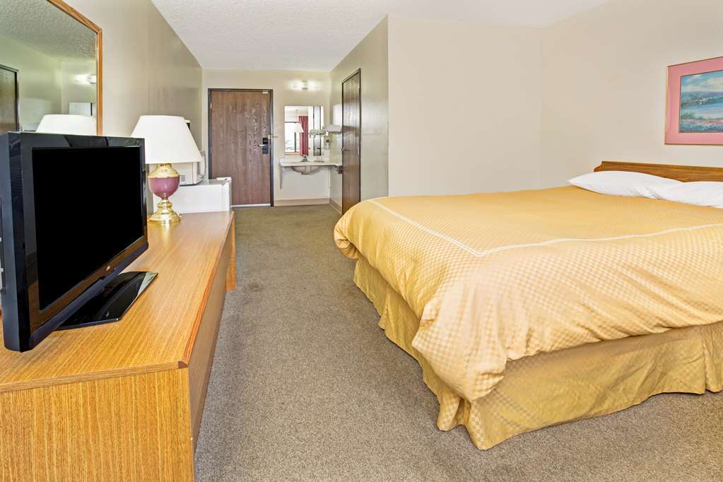 Super 8 By Wyndham Longmont/Twin Peaks Quarto foto